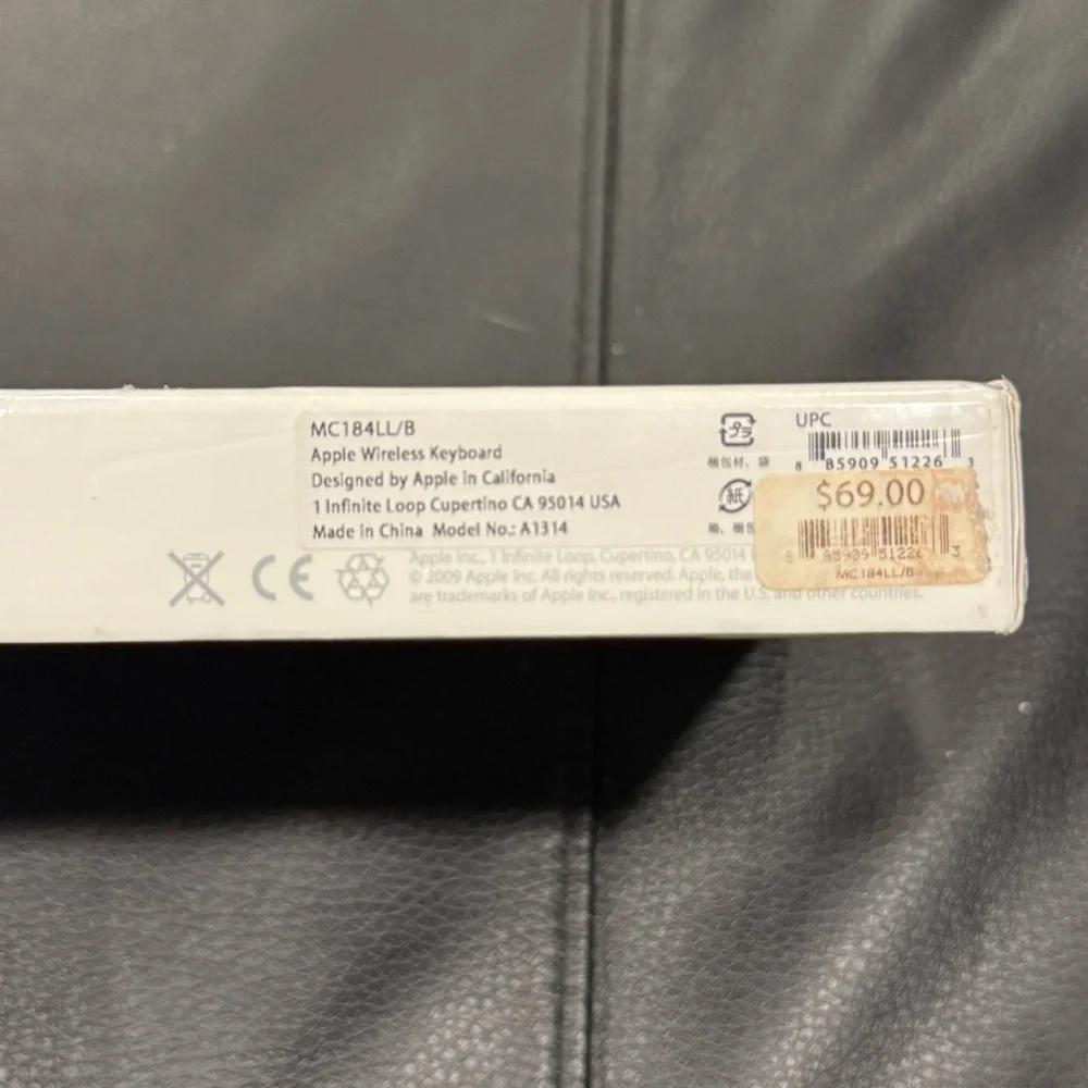 Apple Wireless Keyboard - MC184LL/B (SEALED)